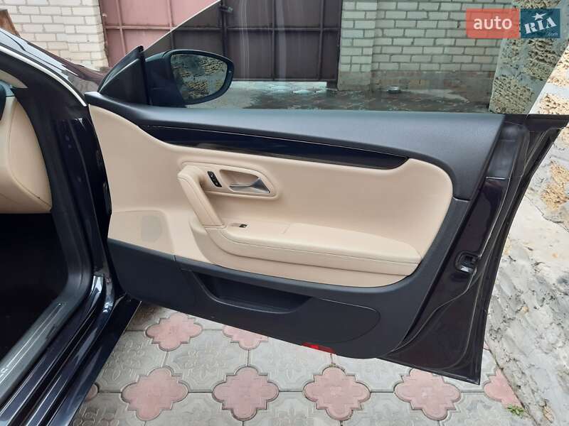 Купе Volkswagen CC / Passat CC 2012 в Херсоне