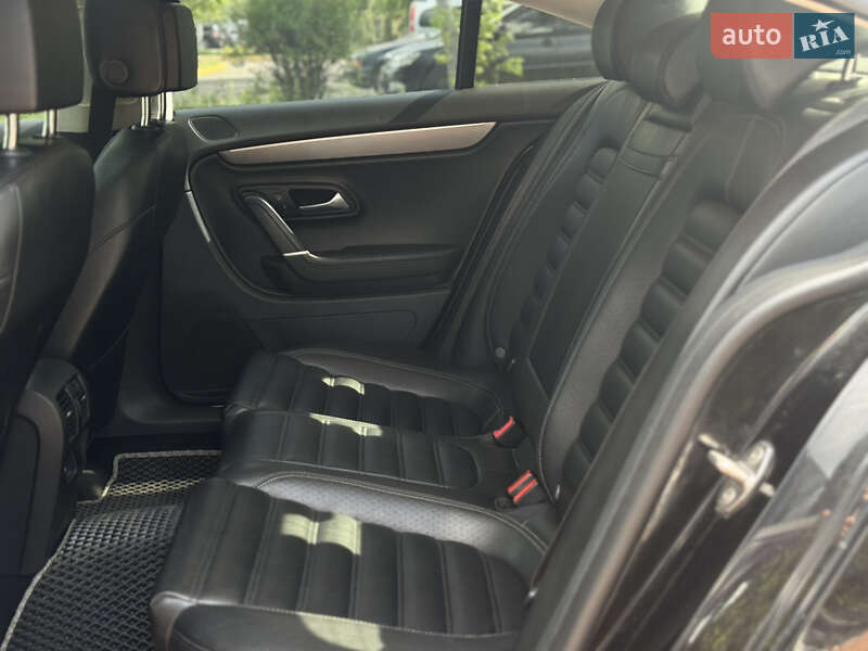 Купе Volkswagen CC / Passat CC 2012 в Киеве