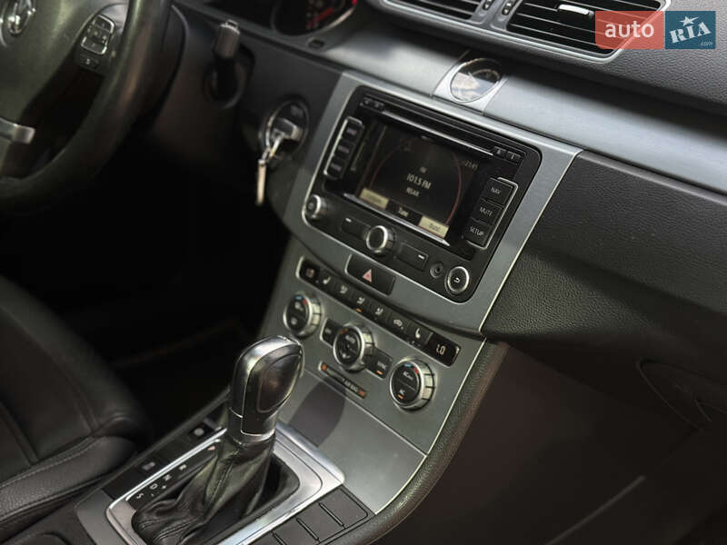 Купе Volkswagen CC / Passat CC 2012 в Киеве