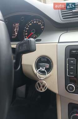 Купе Volkswagen CC / Passat CC 2009 в 