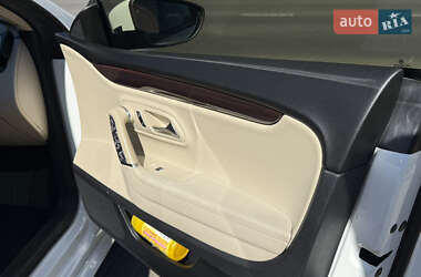 Купе Volkswagen CC / Passat CC 2011 в 