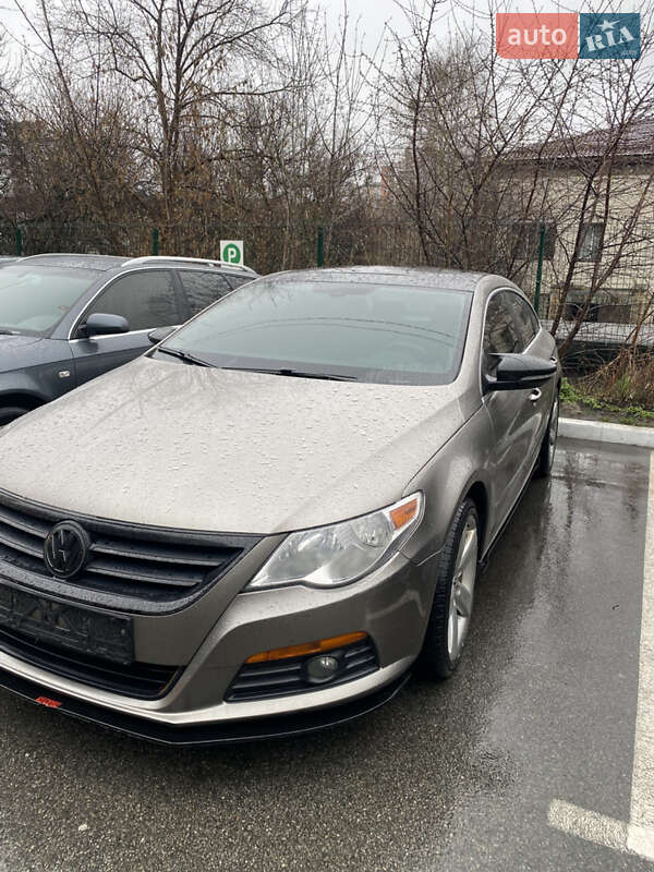 Купе Volkswagen CC / Passat CC 2011 в Києві