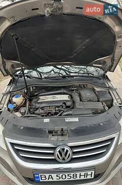 Купе Volkswagen CC / Passat CC 2011 в 