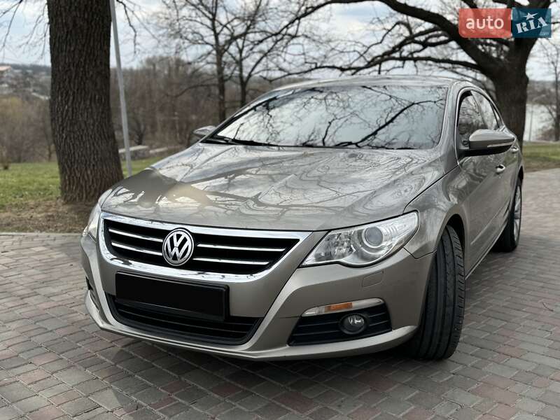 Купе Volkswagen CC / Passat CC 2011 в Кропивницком