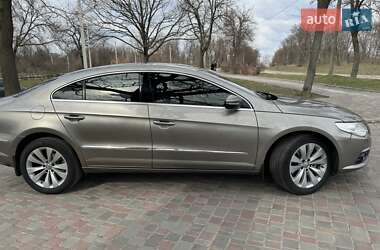 Купе Volkswagen CC / Passat CC 2011 в 