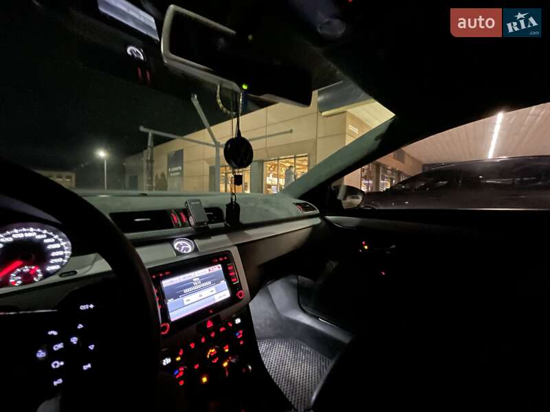 Купе Volkswagen CC / Passat CC 2012 в Киеве