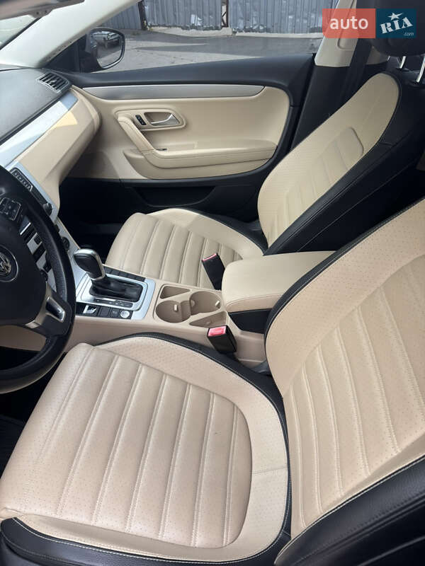 Купе Volkswagen CC / Passat CC 2015 в Киеве