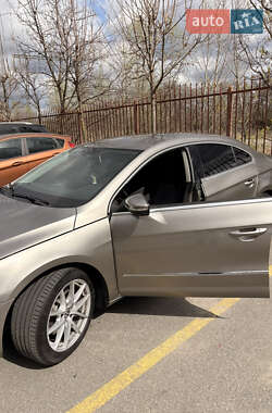 Купе Volkswagen CC / Passat CC 2010 в Києві