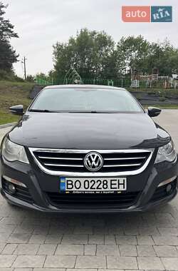 Купе Volkswagen CC / Passat CC 2011 в 
