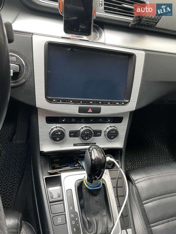 Купе Volkswagen CC / Passat CC 2013 в Киеве
