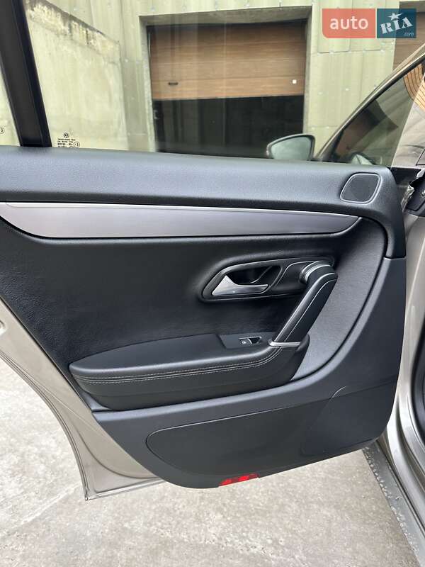 Купе Volkswagen CC / Passat CC 2013 в Кропивницькому