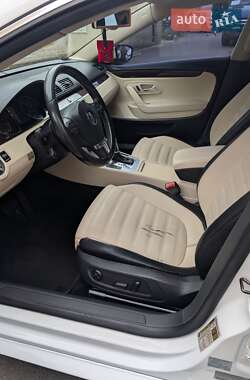 Купе Volkswagen CC / Passat CC 2011 в 