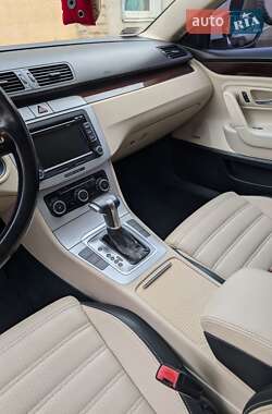 Купе Volkswagen CC / Passat CC 2011 в 