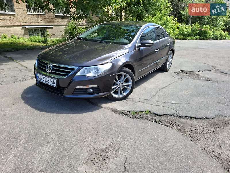 Купе Volkswagen CC / Passat CC 2011 в Києві