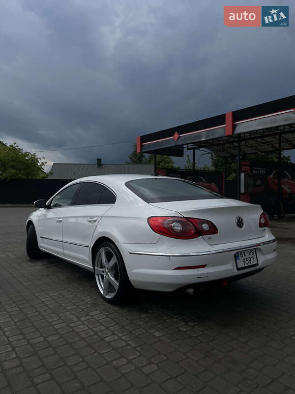 Купе Volkswagen CC / Passat CC 2011 в Рава-Руській