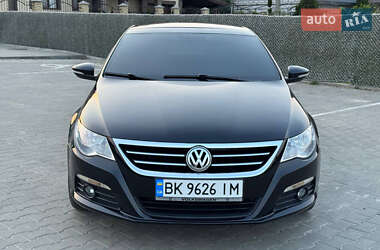 Купе Volkswagen CC / Passat CC 2012 в Вараше
