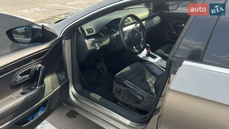 Купе Volkswagen CC / Passat CC 2010 в Золотоноше