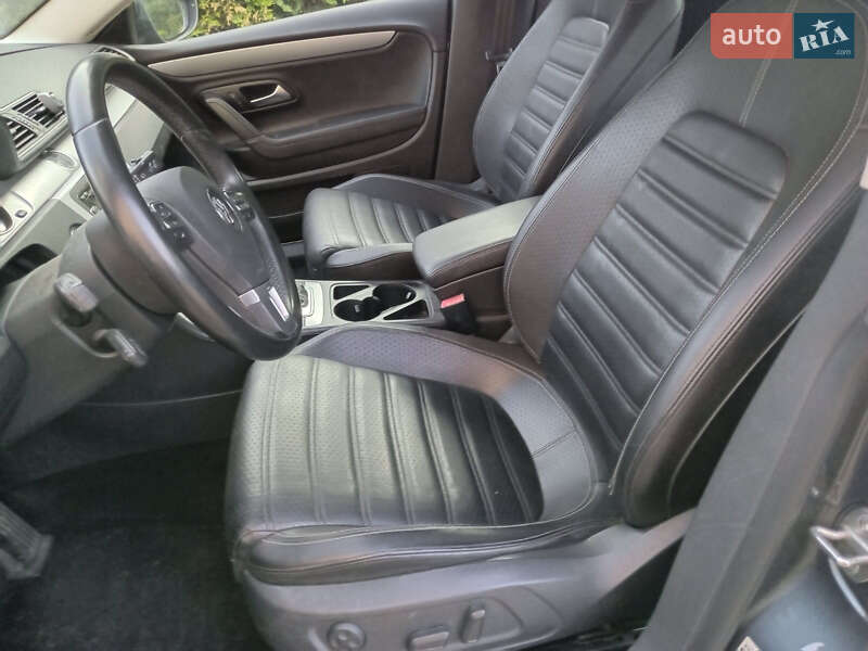 Купе Volkswagen CC / Passat CC 2013 в Львове