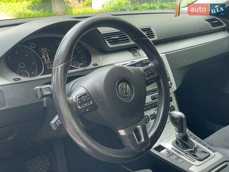 Купе Volkswagen CC / Passat CC 2013 в Киеве