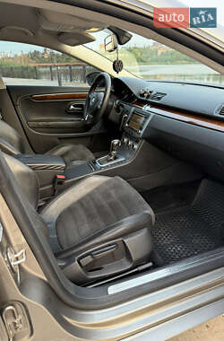 Купе Volkswagen CC / Passat CC 2013 в 