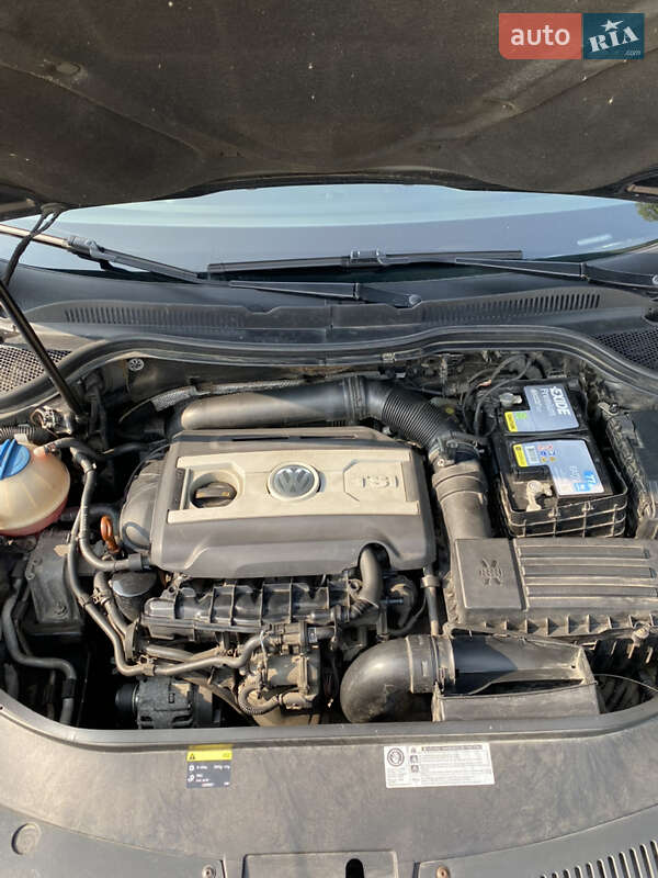 Купе Volkswagen CC / Passat CC 2012 в Тростянце