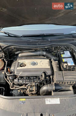 Купе Volkswagen CC / Passat CC 2012 в 