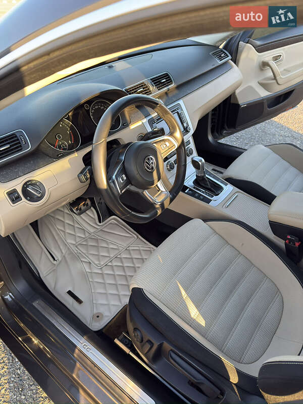 Купе Volkswagen CC / Passat CC 2014 в Чернівцях