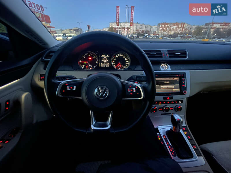 Купе Volkswagen CC / Passat CC 2014 в Чернівцях