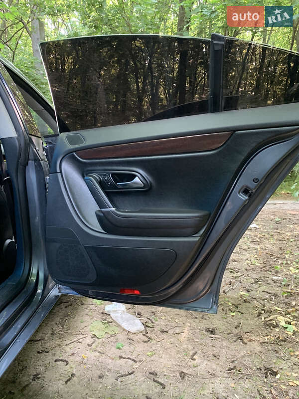 Купе Volkswagen CC / Passat CC 2011 в Баре