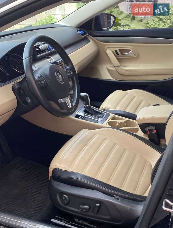 Купе Volkswagen CC / Passat CC 2012 в Ровно