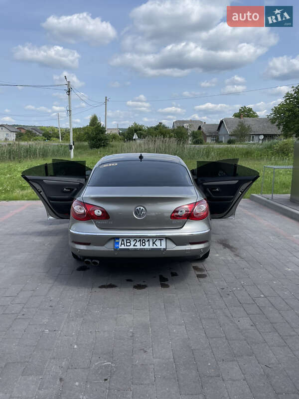 Купе Volkswagen CC / Passat CC 2011 в Львове
