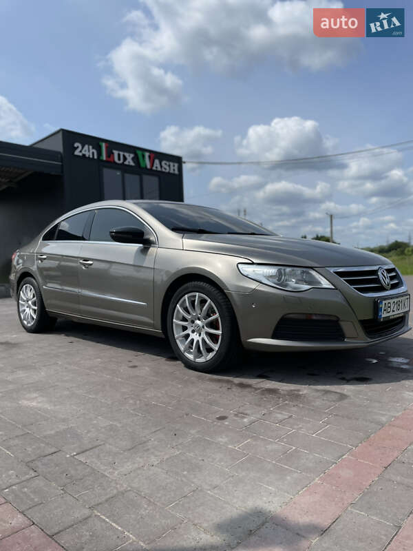 Купе Volkswagen CC / Passat CC 2011 в Львове