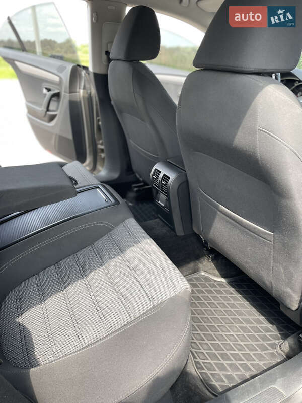 Купе Volkswagen CC / Passat CC 2011 в Львове