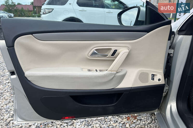 Купе Volkswagen CC / Passat CC 2009 в Коломиї