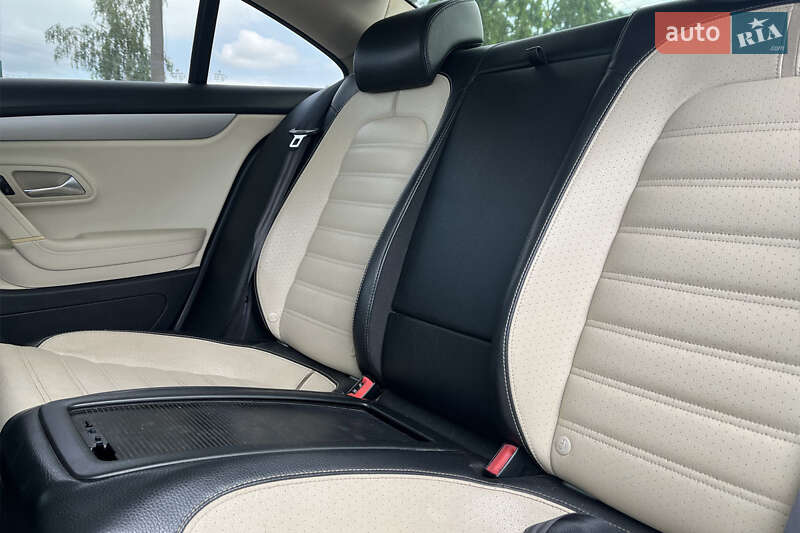 Купе Volkswagen CC / Passat CC 2009 в Коломиї