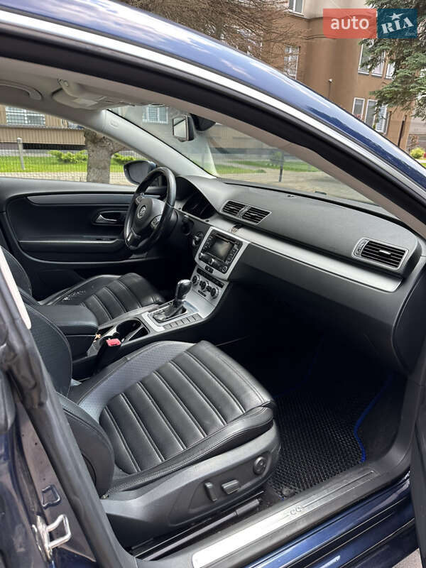 Купе Volkswagen CC / Passat CC 2013 в Львове