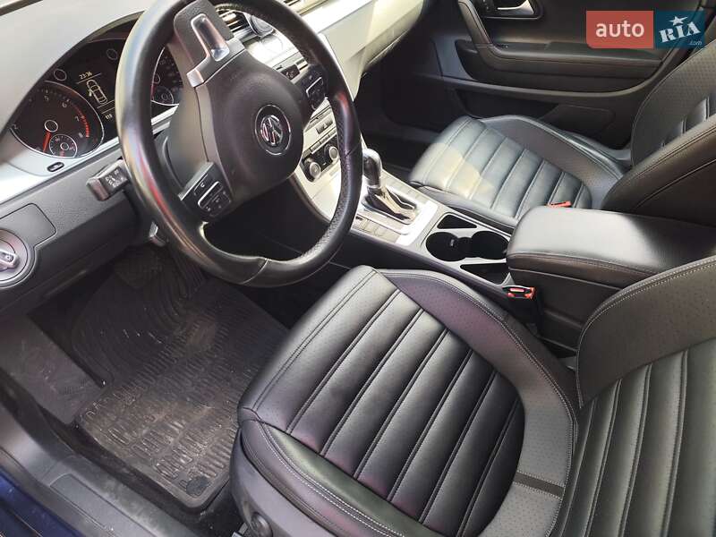 Купе Volkswagen CC / Passat CC 2011 в Киеве