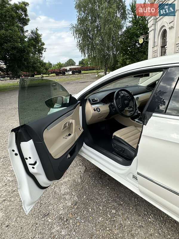 Купе Volkswagen CC / Passat CC 2013 в Новоселице