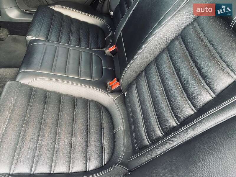 Купе Volkswagen CC / Passat CC 2013 в Дніпрі