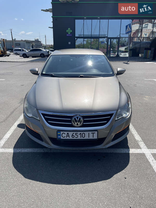 Купе Volkswagen CC / Passat CC 2010 в Киеве
