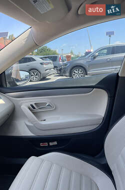Купе Volkswagen CC / Passat CC 2010 в 