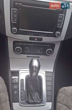 Купе Volkswagen CC / Passat CC 2011 в 