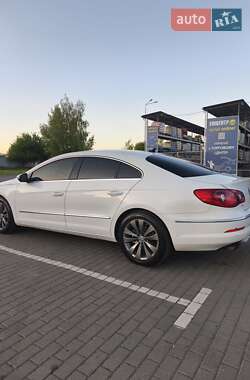 Купе Volkswagen CC / Passat CC 2011 в 
