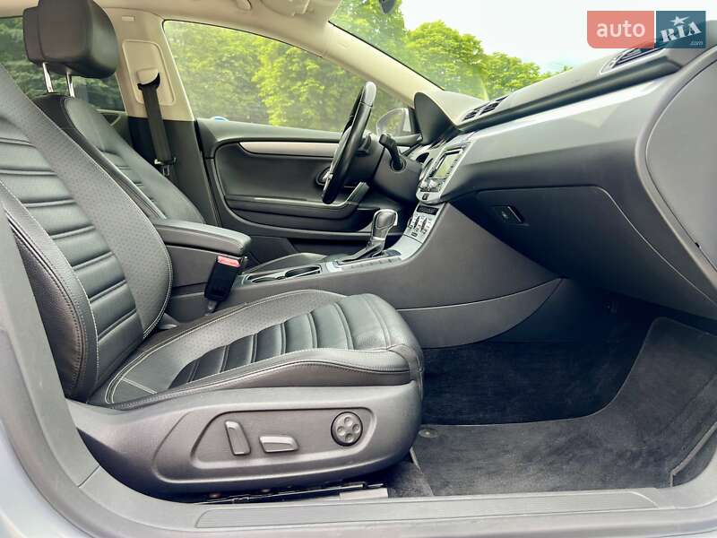 Купе Volkswagen CC / Passat CC 2015 в Києві