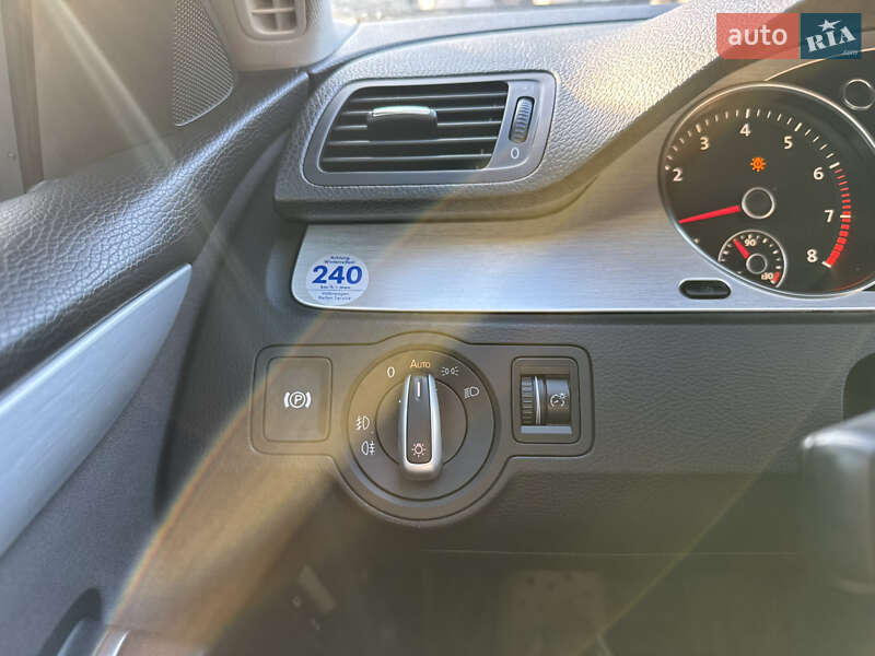 Купе Volkswagen CC / Passat CC 2009 в Луцке