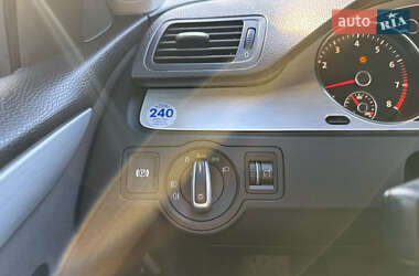 Купе Volkswagen CC / Passat CC 2009 в 