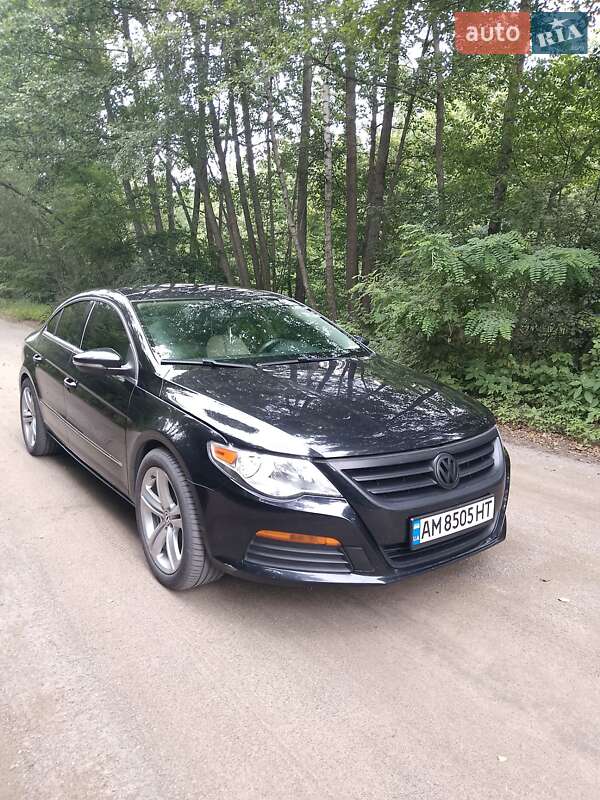 Купе Volkswagen CC / Passat CC 2010 в Радомышле
