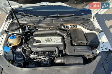 Купе Volkswagen CC / Passat CC 2012 в 