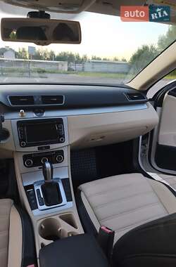 Купе Volkswagen CC / Passat CC 2011 в 
