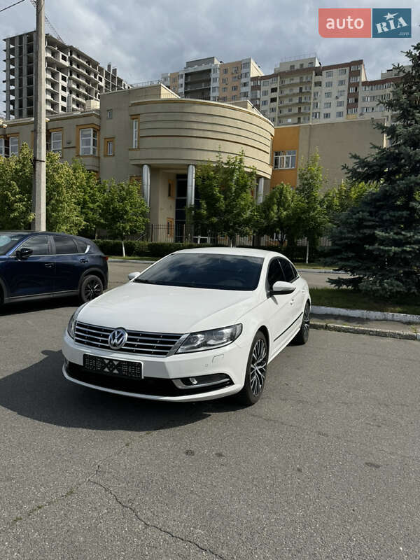 Купе Volkswagen CC / Passat CC 2012 в 